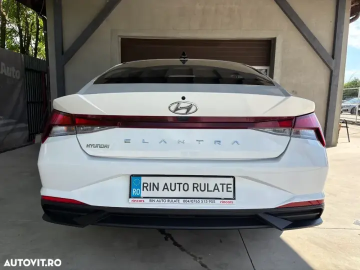 Hyundai Elantra 1.6 l 123 CP CVT Highway