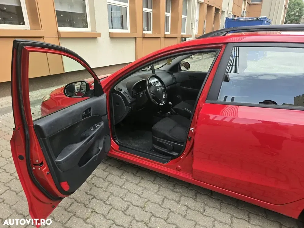 Hyundai i30 1.6 CRDI blue Classic — imagine 2