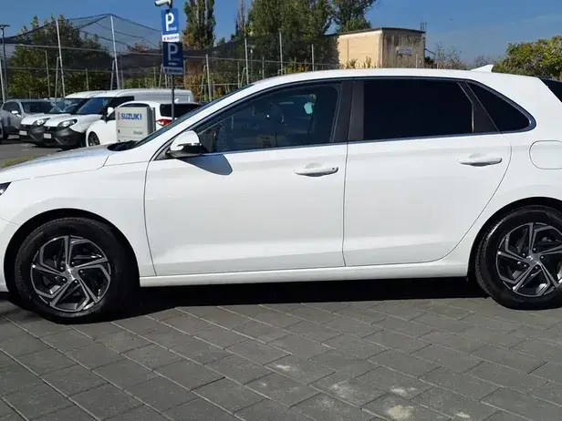 Hyundai i30 1.5 110CP 5DR M/T Highway