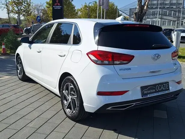 Hyundai i30 1.5 110CP 5DR M/T Highway