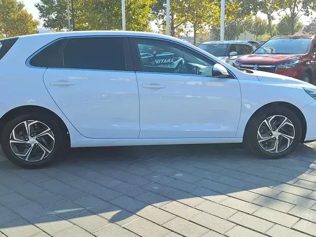 Hyundai i30 1.5 110CP 5DR M/T Highway