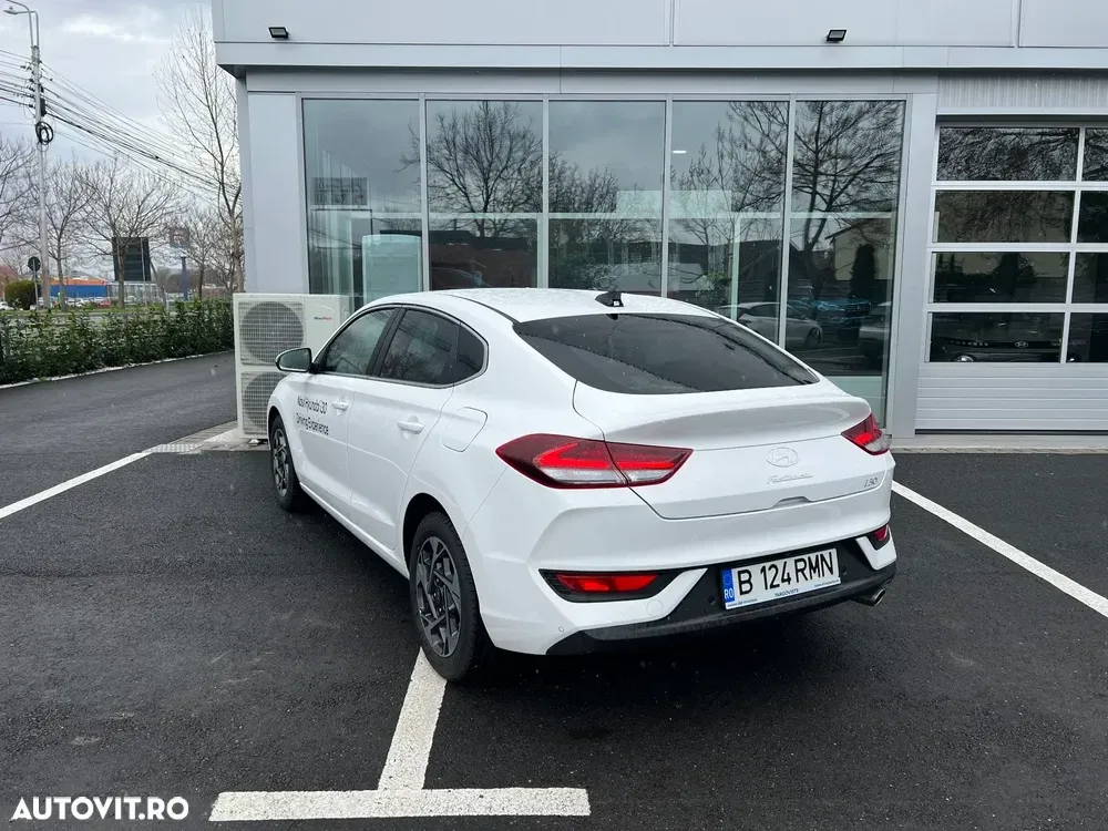 Hyundai i30 III 1.5 T-GDI 140CP M/T MHEV Highway — imagine 3