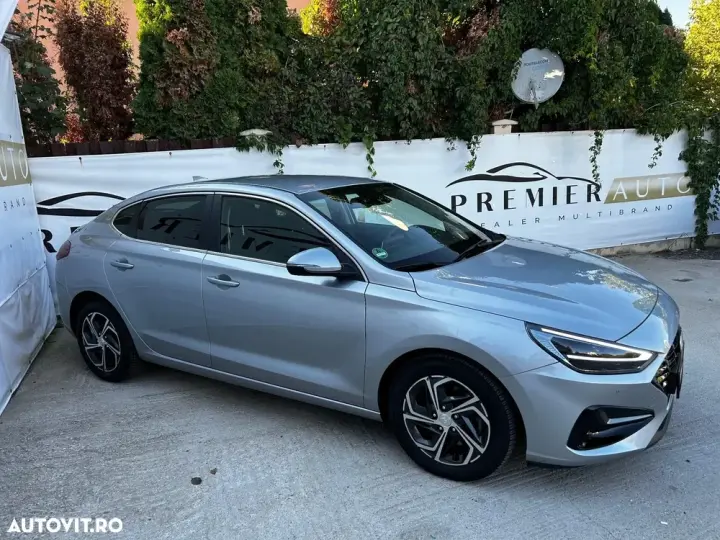 Hyundai i30 III 1.0 T-GDI DCT Connect & Go