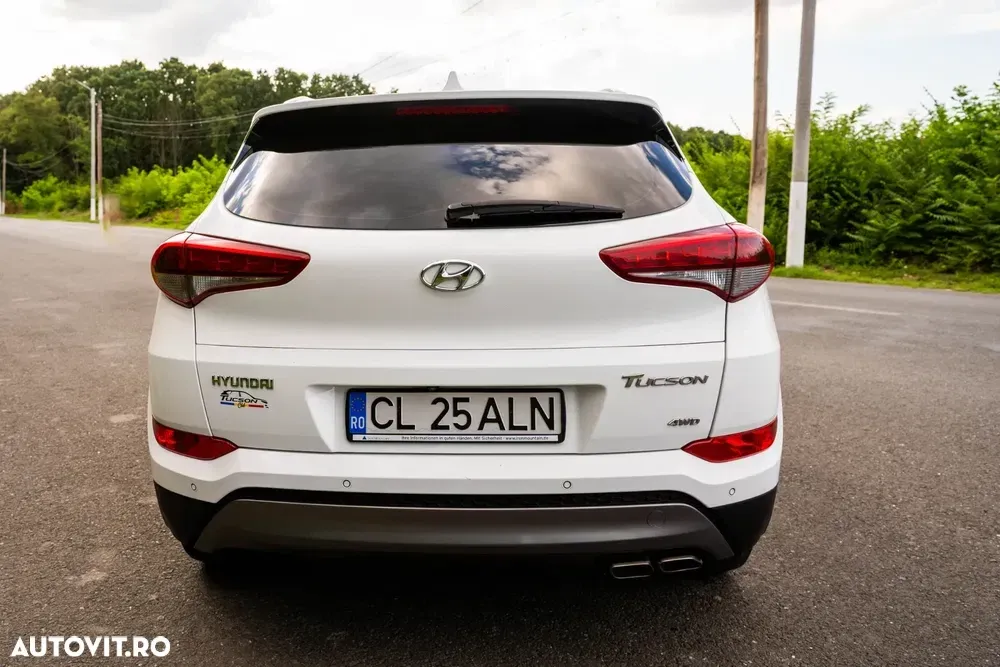 Hyundai Tucson III 2.0 CRDI 4WD 6AT Luxury+ — imagine 5