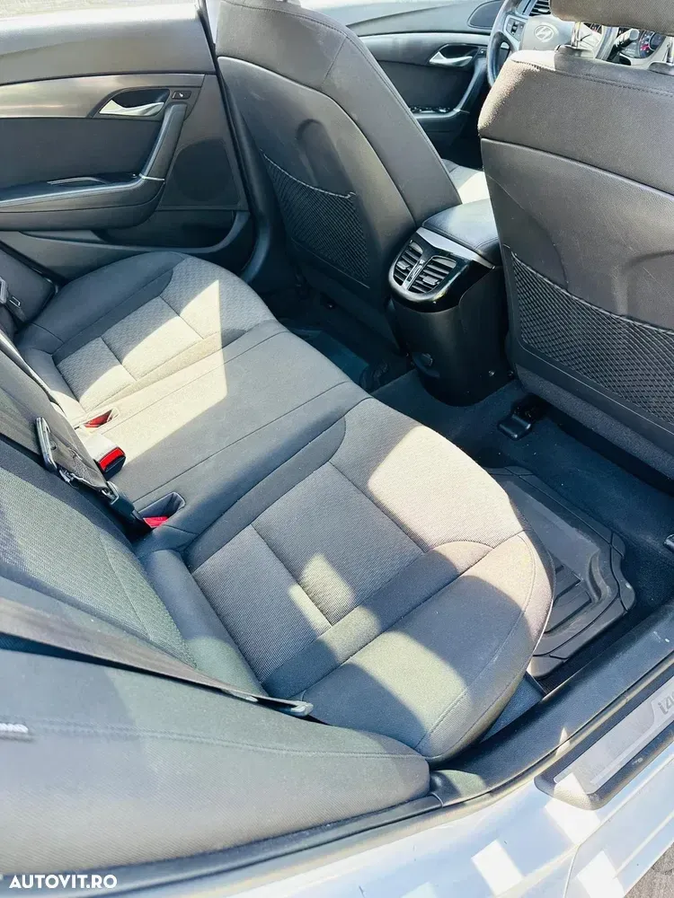 Hyundai i40 1.7 CRDI DPF Sedan Supreme+ — imagine 6