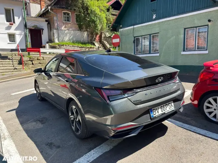 Hyundai Elantra VII 1.6 l 123 CP CVT Exclusive Navi