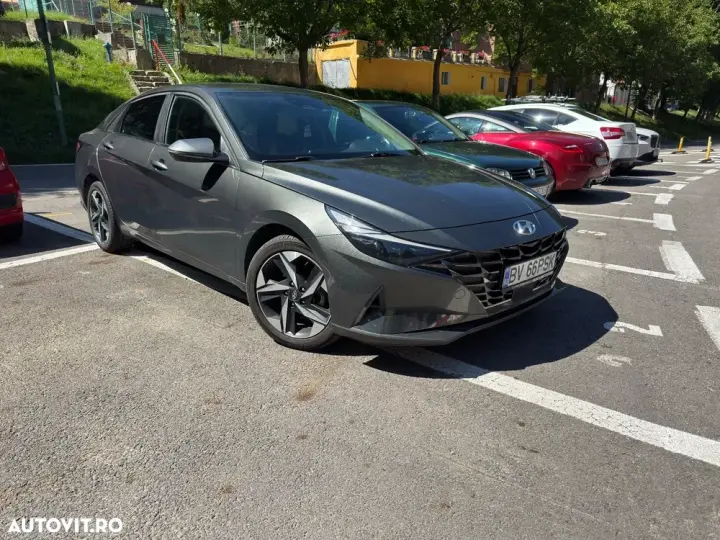 Hyundai Elantra VII 1.6 l 123 CP CVT Exclusive Navi