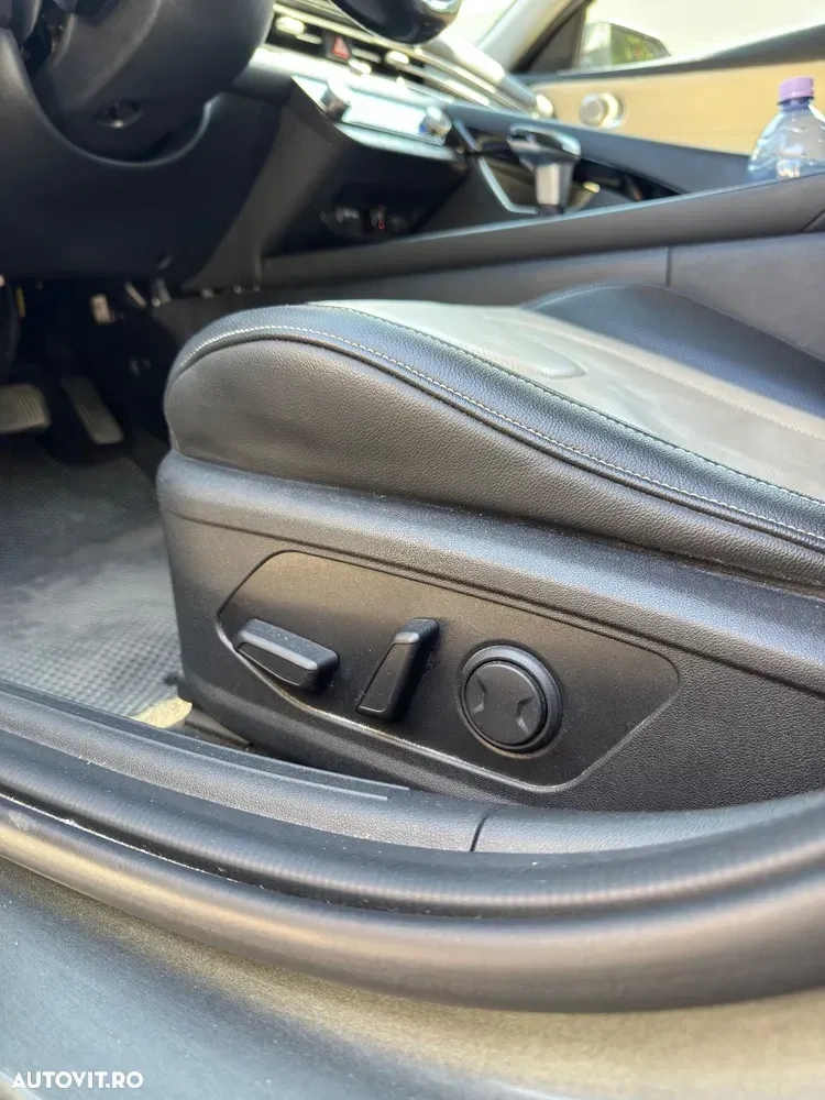 Hyundai Elantra VII 1.6 l 123 CP CVT Exclusive Navi — imagine 4