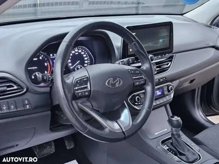 Hyundai i30 1.6 CRDI DCT Trend