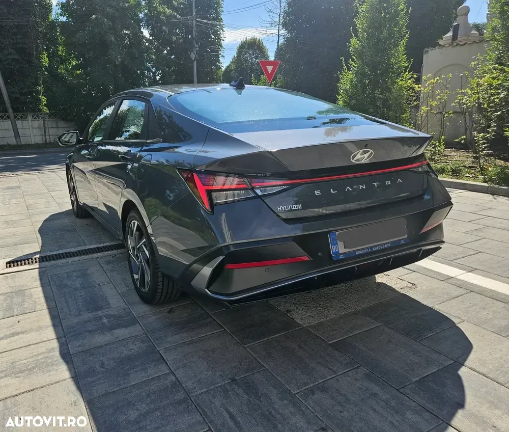 Hyundai Elantra VII 1.6 l 123 CP CVT Exclusive — imagine 6