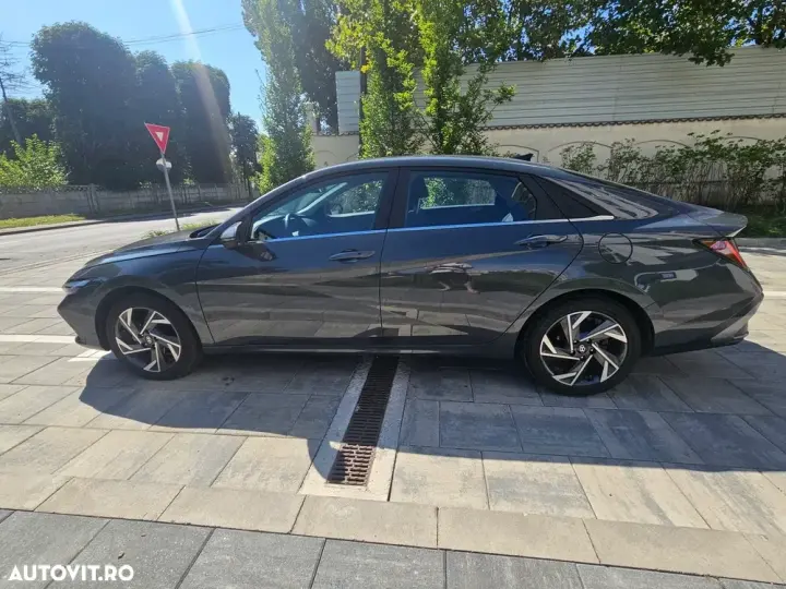 Hyundai Elantra VII 1.6 l 123 CP CVT Exclusive