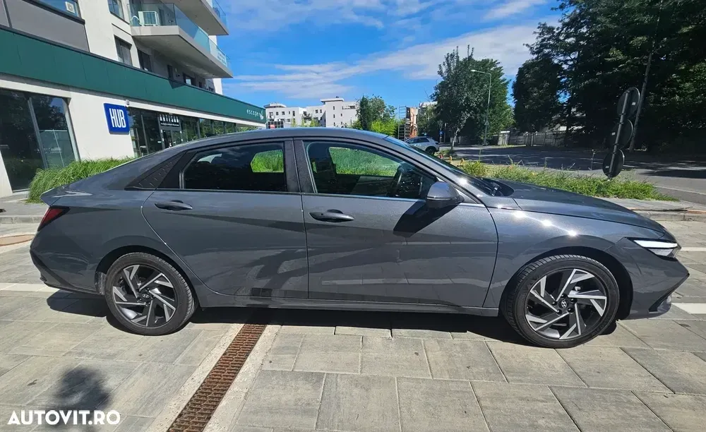 Hyundai Elantra VII 1.6 l 123 CP CVT Exclusive — imagine 4