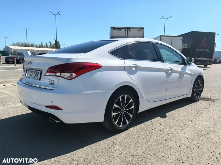 Hyundai i40 1.7 CRDI CW 7DCT Supreme+