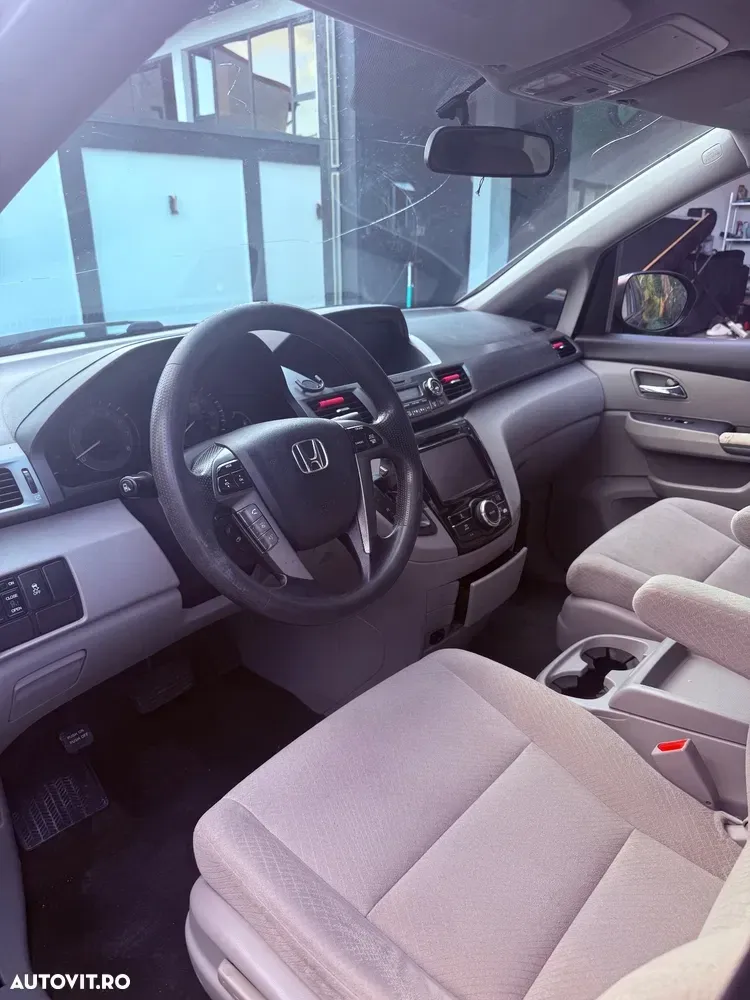 Honda Odyssey — imagine 5