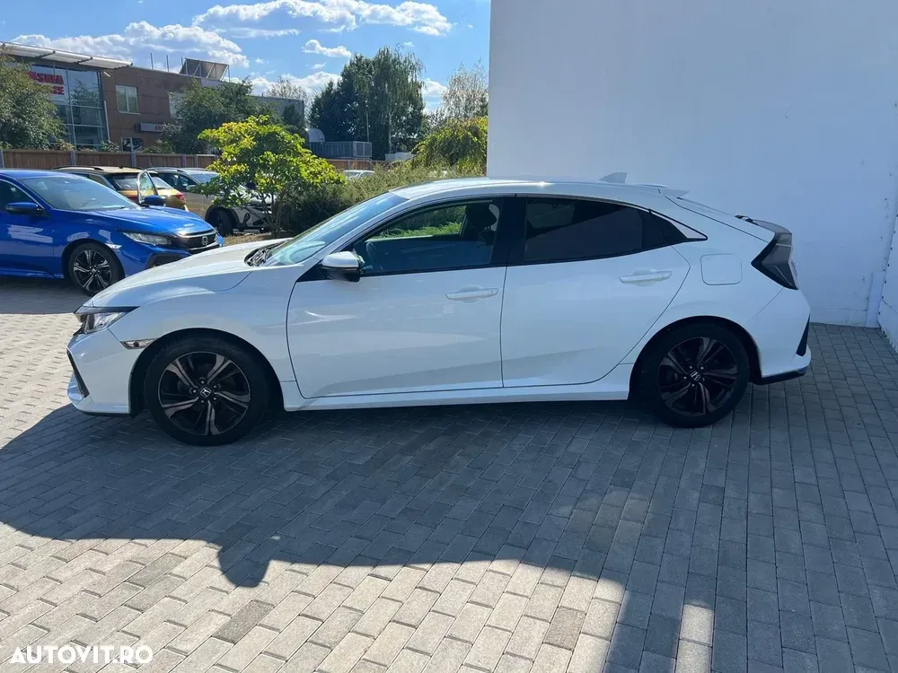 Honda Civic X 1.0 VTEC Turbo Elegance — imagine 2
