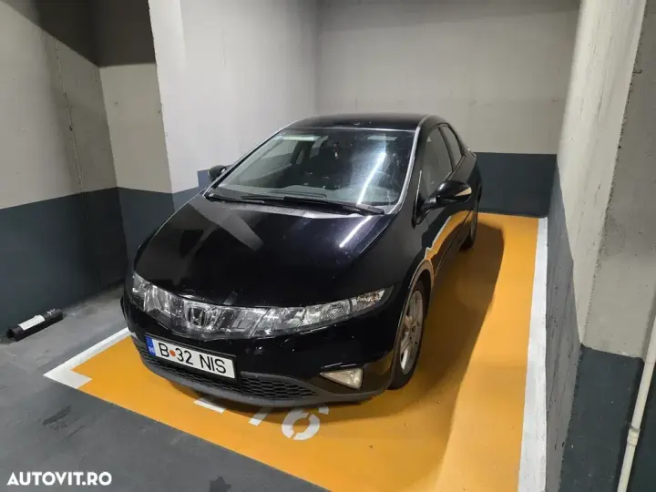 Honda Civic VIII 1.8i-VTEC i-SHIFT Type S