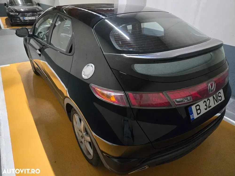 Honda Civic VIII 1.8i-VTEC i-SHIFT Type S — imagine 3