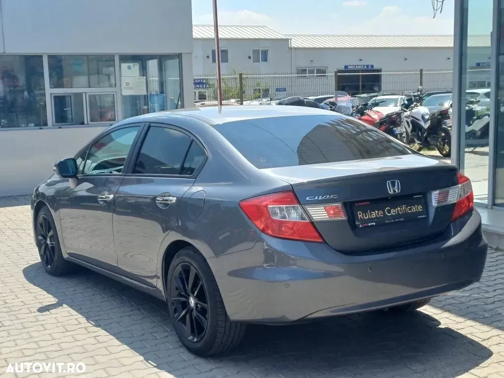 Honda Civic — imagine 5