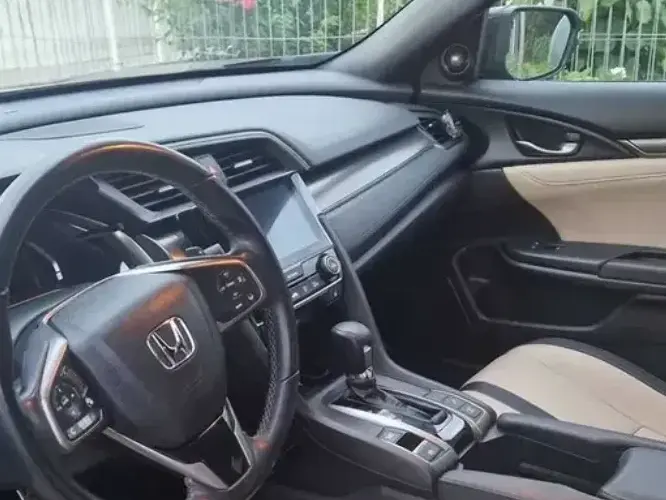 Honda Civic 1.5 VTEC Turbo CVT Prestige