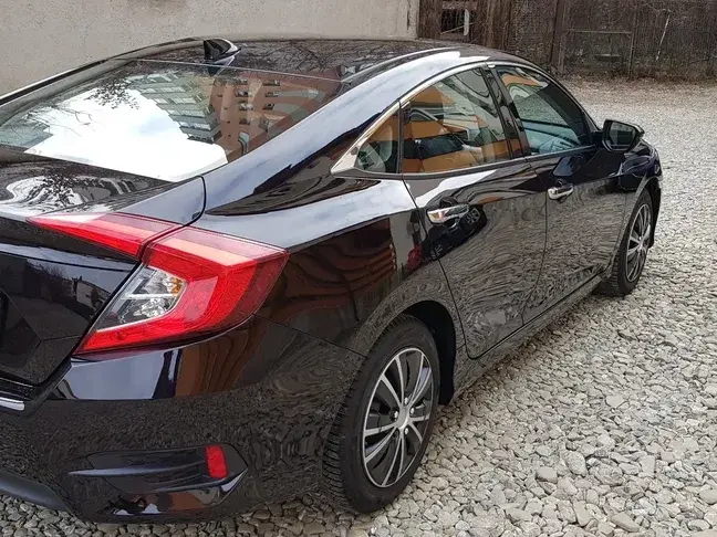 Honda Civic X 1.5 VTEC Turbo Elegance Navi