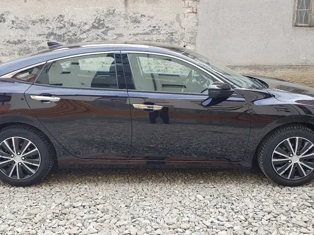 Honda Civic X 1.5 VTEC Turbo Elegance Navi