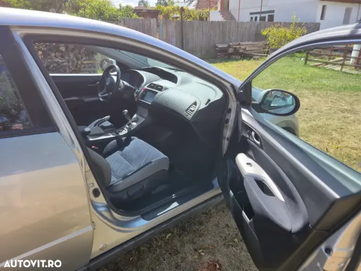 Honda Civic 1.8i Confort