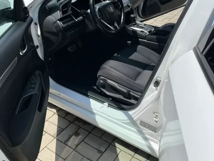 Honda Civic X 1.5 VTEC Turbo CVT Elegance Navi