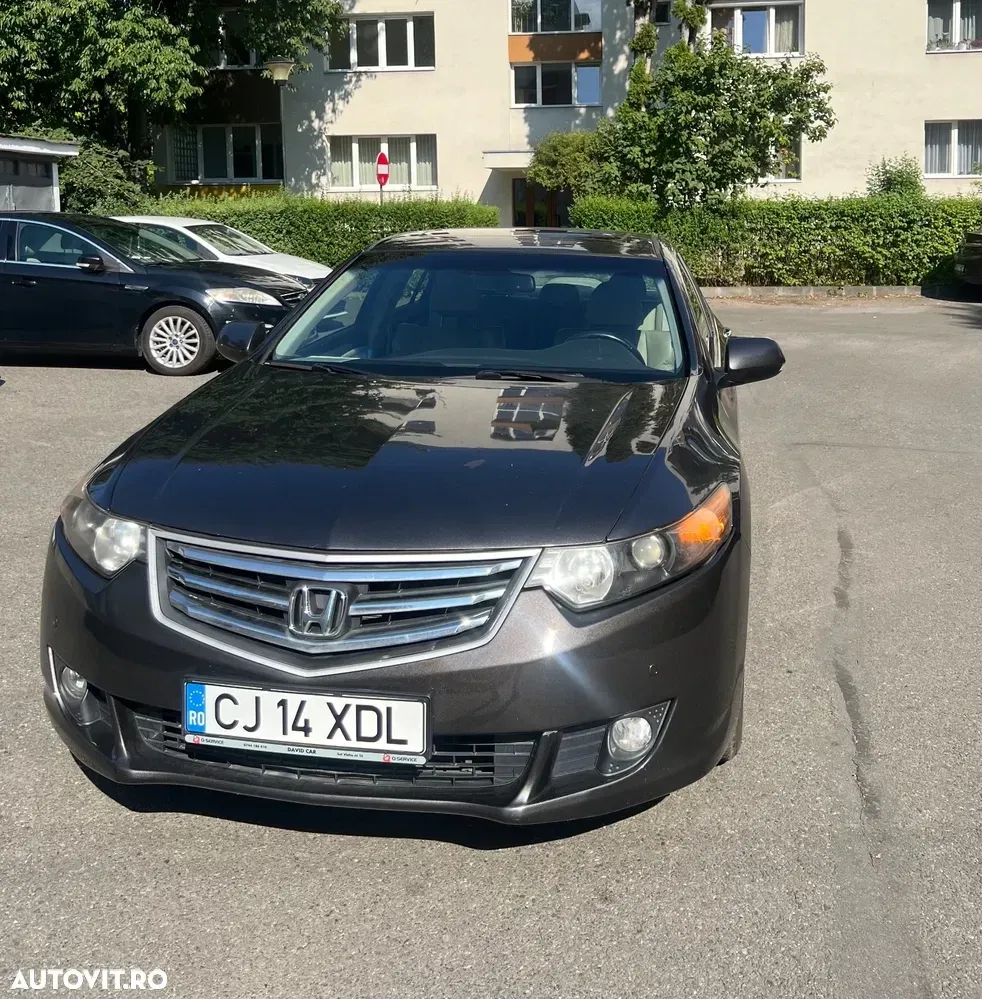 Honda Accord 2.0i Executive — imagine 2
