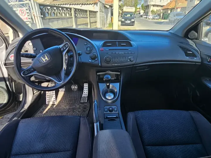 Honda Civic VIII 1.8 SOHC i-VTEC MT Executive