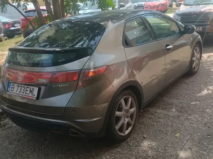 Honda Civic VIII 1.8i-VTEC Comfort