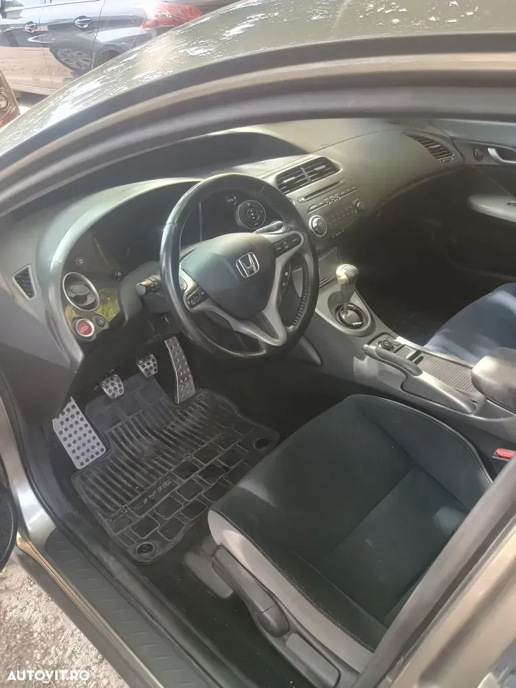 Honda Civic VIII 1.8i-VTEC Comfort — imagine 2