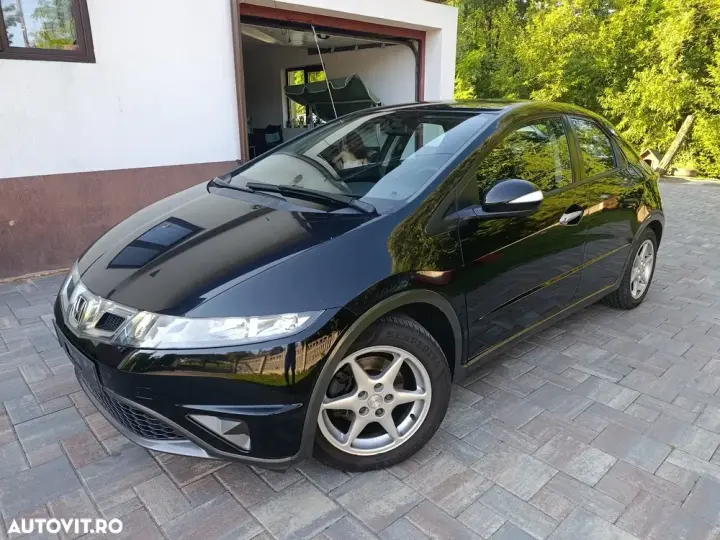 Honda Civic VIII 1.4 SOHC i-VTEC MT Comfort