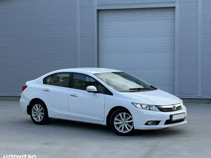 Honda Civic IX 1.8 MT LS