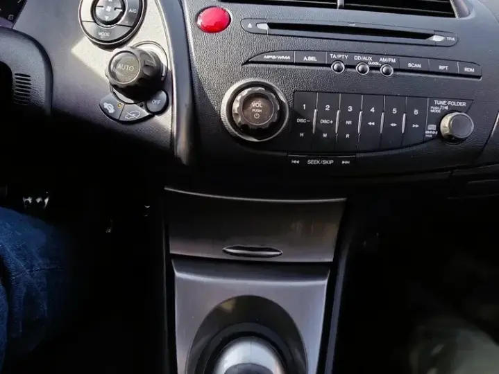 Honda Civic VIII 1.4 i-VTEC