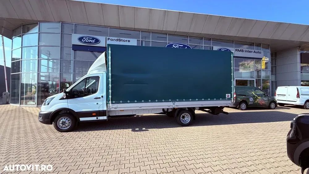 Ford Transit — imagine 3