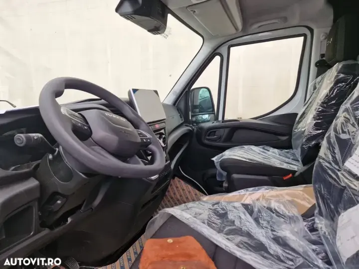 Iveco Daily PLATFORMA TRANSPORT AUTO CUTIE DE VITEZE AUTOMATA