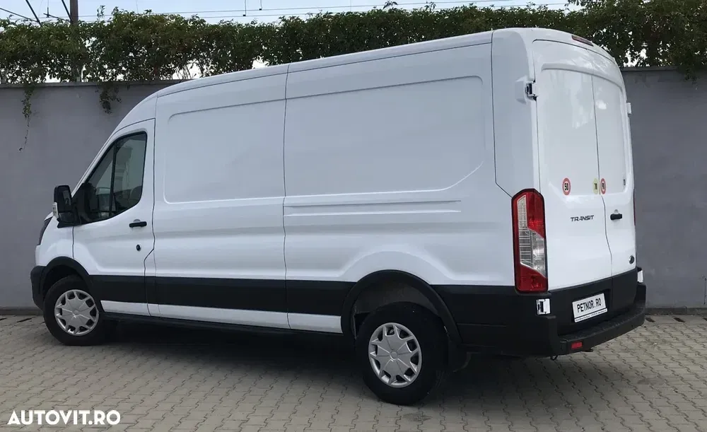 Ford Transit — imagine 4