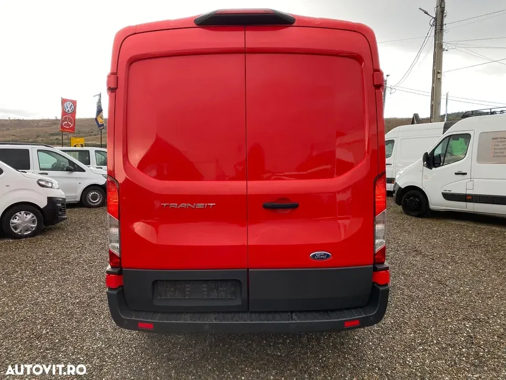Ford Transit — imagine 3