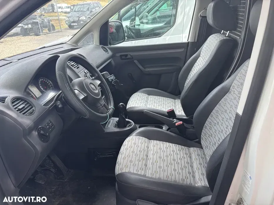 Volkswagen CADDY MAXY — imagine 6