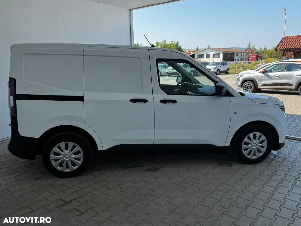 Ford Transit Courier — imagine 4