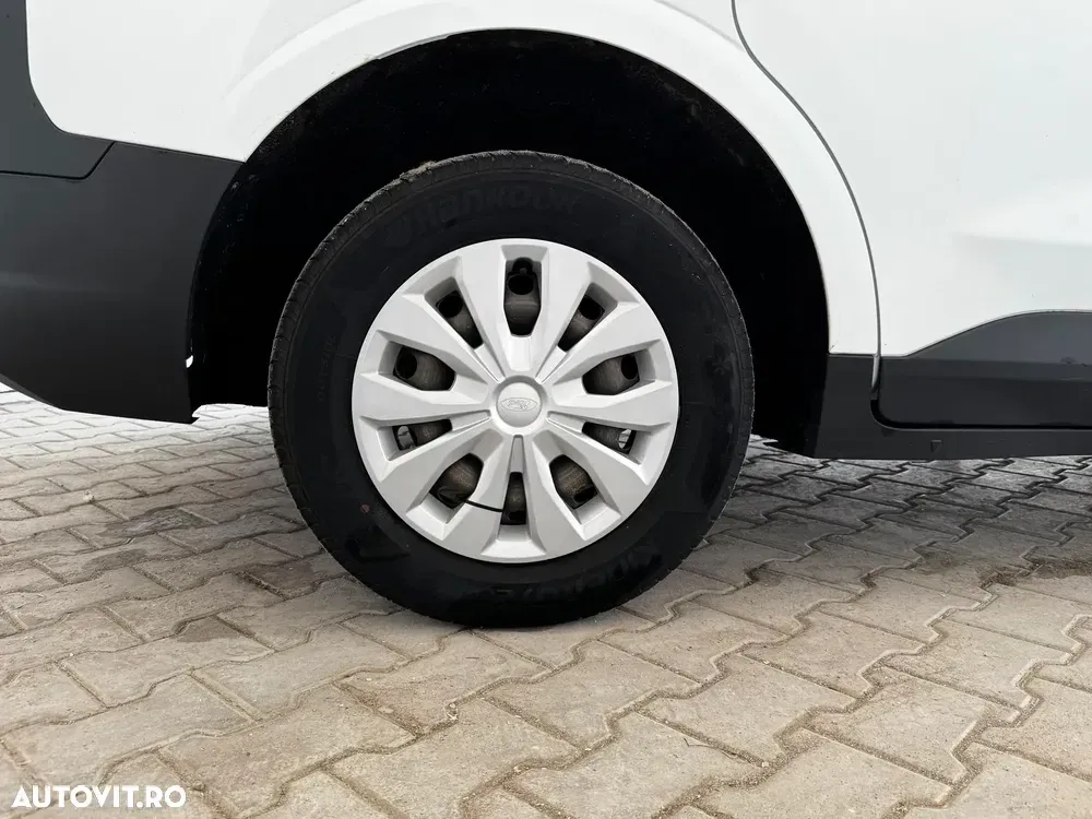 Ford Transit Courier — imagine 6