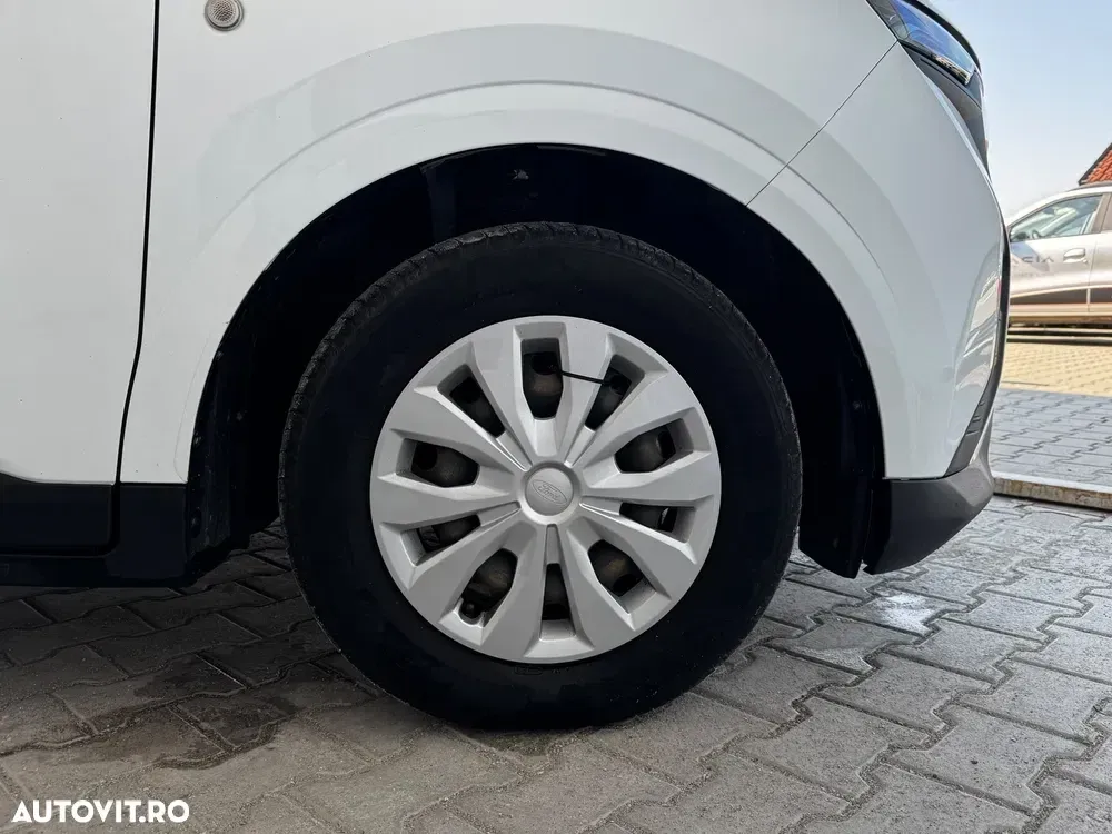 Ford Transit Courier — imagine 5