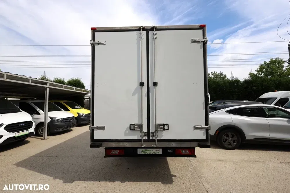Ford Transit Koffer — imagine 5