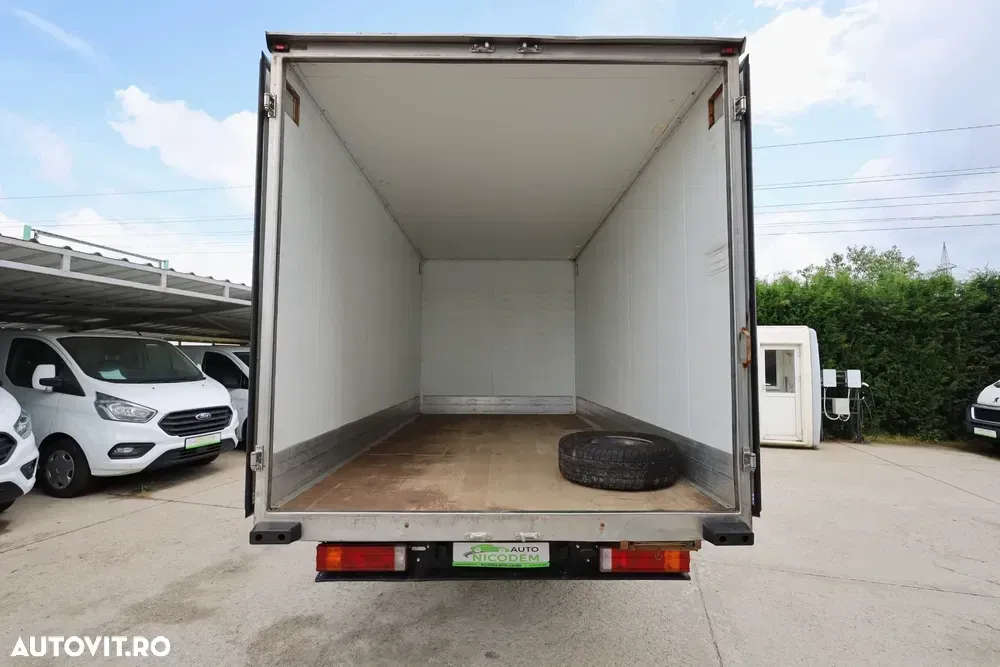Ford Transit Koffer — imagine 6