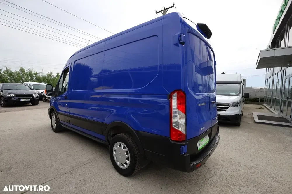 Ford Transit — imagine 4