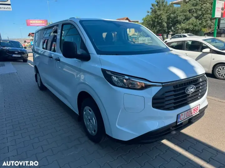 Ford CUSTOM DCIV TREND
