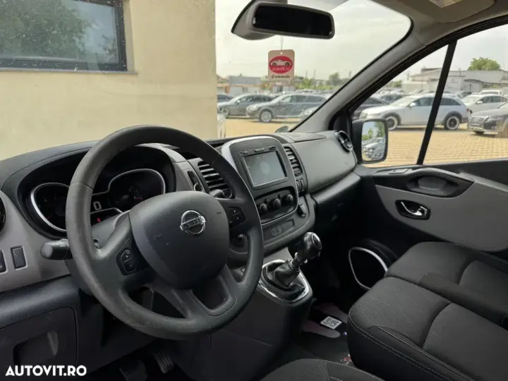 Nissan nv300