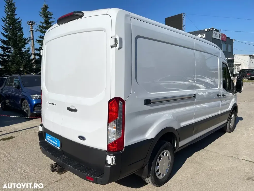 Ford Transit — imagine 3
