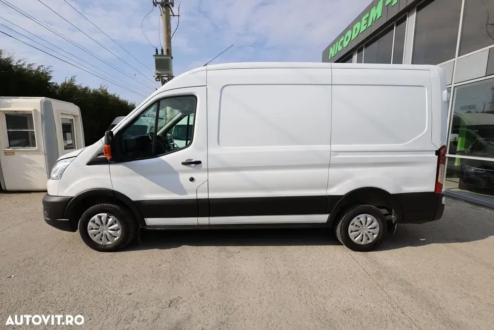 Ford Transit L2H2 — imagine 3