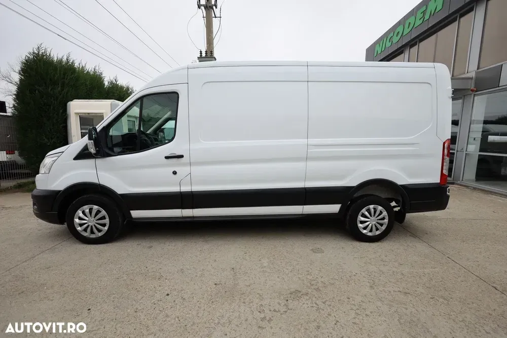 Ford Transit — imagine 3